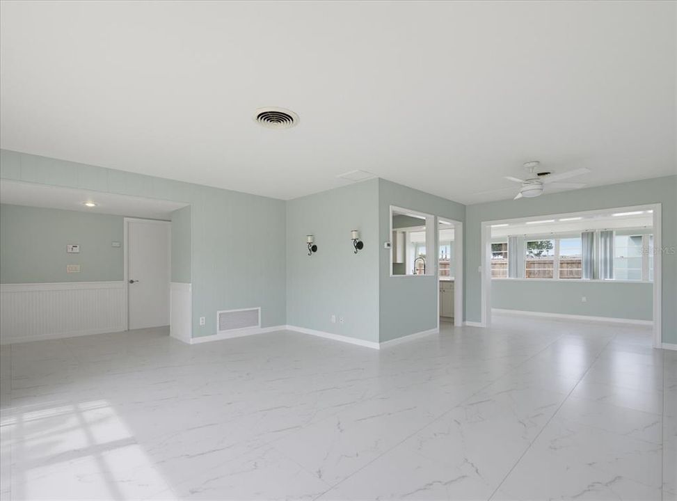 For Sale: $349,000 (2 beds, 2 baths, 1588 Square Feet)