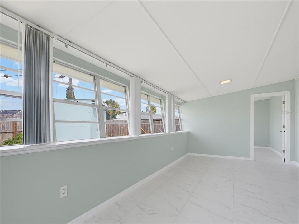 For Sale: $349,000 (2 beds, 2 baths, 1588 Square Feet)