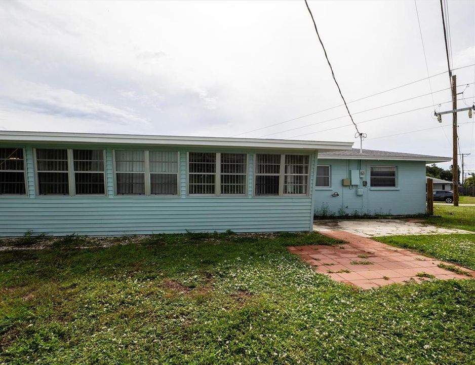For Sale: $349,000 (2 beds, 2 baths, 1588 Square Feet)