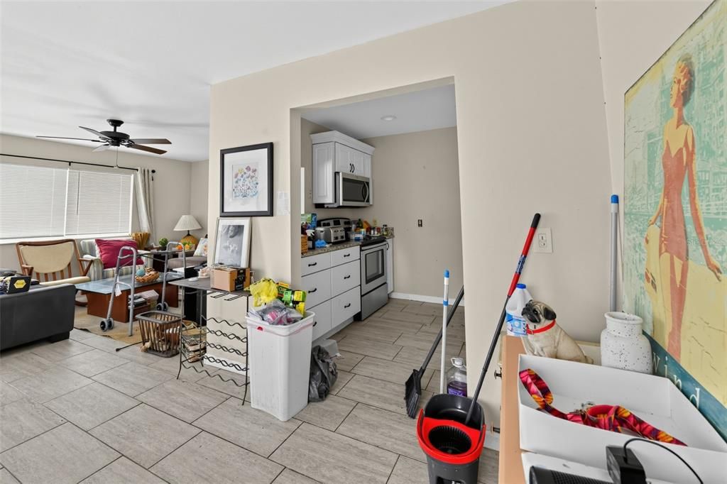 For Sale: $80,000 (1 beds, 1 baths, 800 Square Feet)