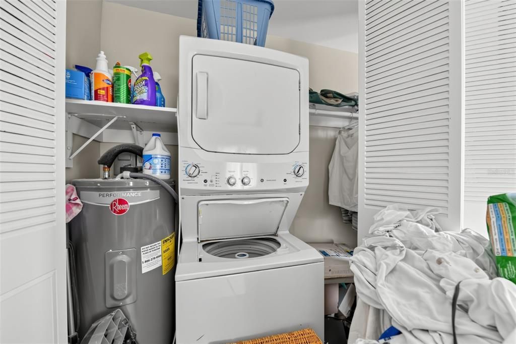 For Sale: $80,000 (1 beds, 1 baths, 800 Square Feet)