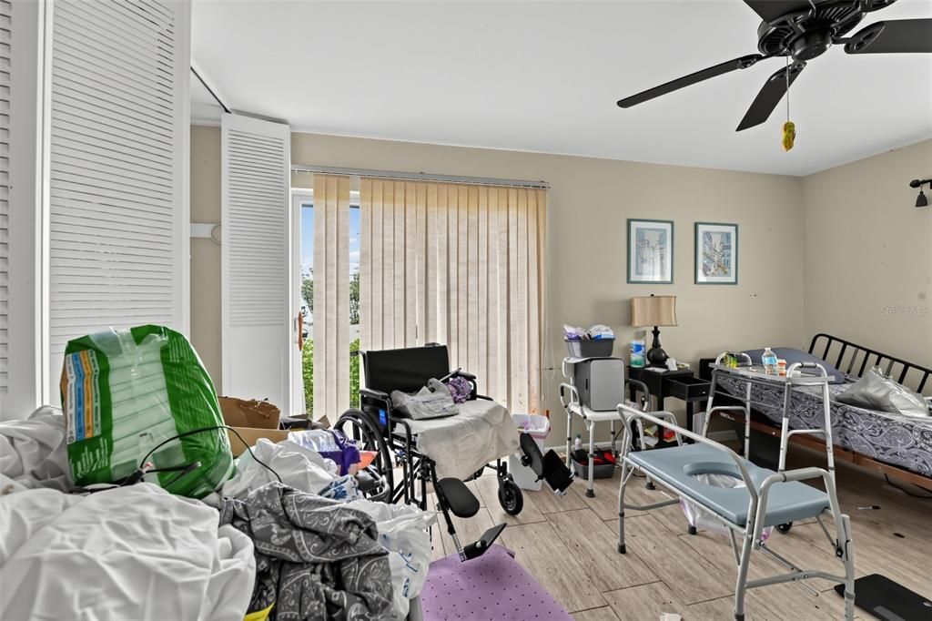 For Sale: $80,000 (1 beds, 1 baths, 800 Square Feet)