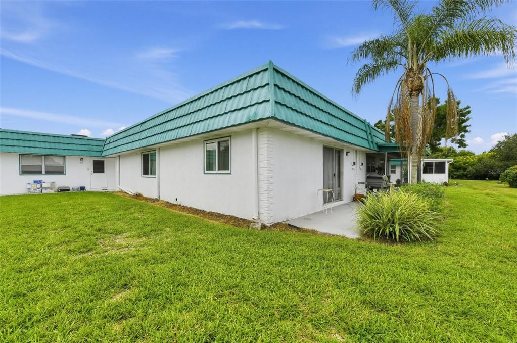 For Sale: $80,000 (1 beds, 1 baths, 800 Square Feet)