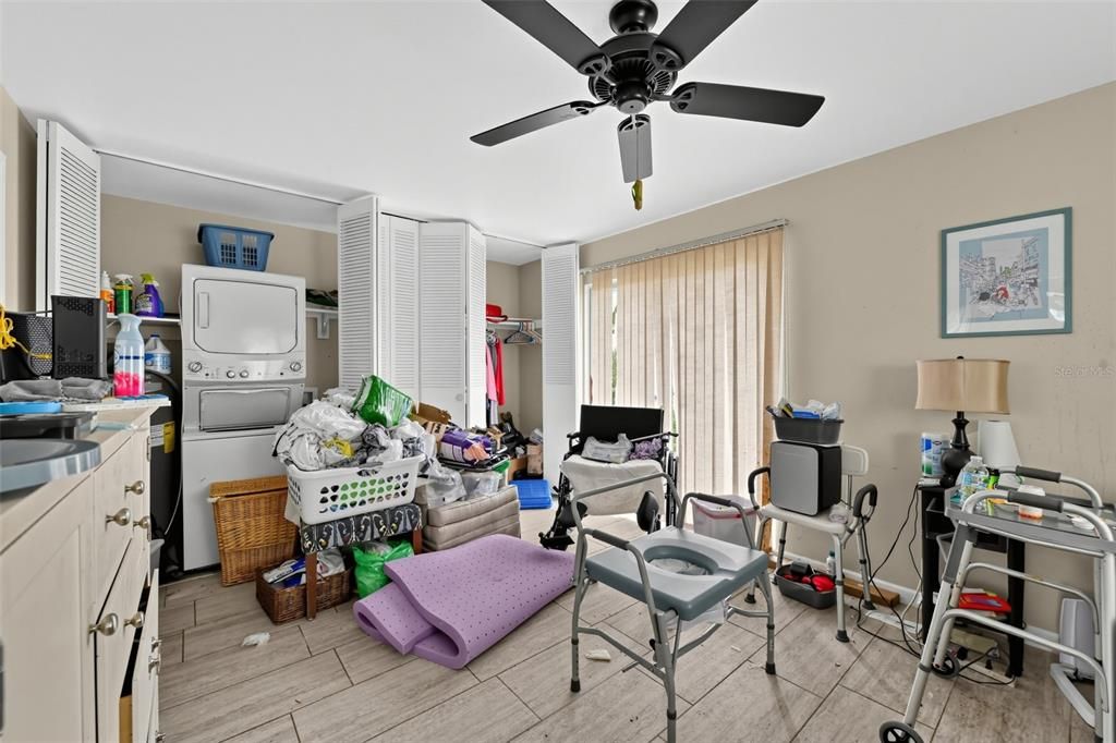 For Sale: $80,000 (1 beds, 1 baths, 800 Square Feet)