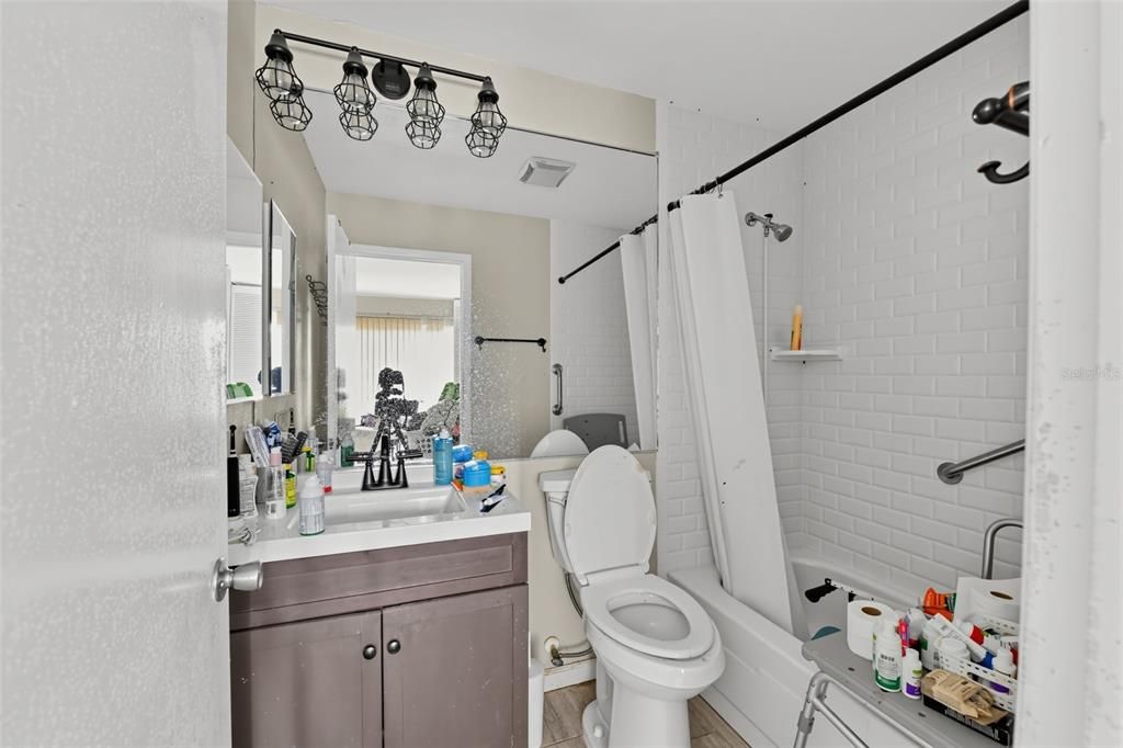 For Sale: $80,000 (1 beds, 1 baths, 800 Square Feet)
