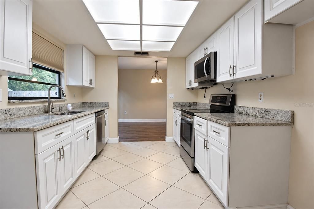 For Sale: $319,000 (3 beds, 2 baths, 1648 Square Feet)