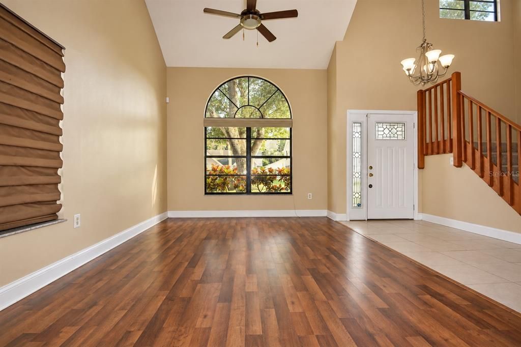 For Sale: $319,000 (3 beds, 2 baths, 1648 Square Feet)