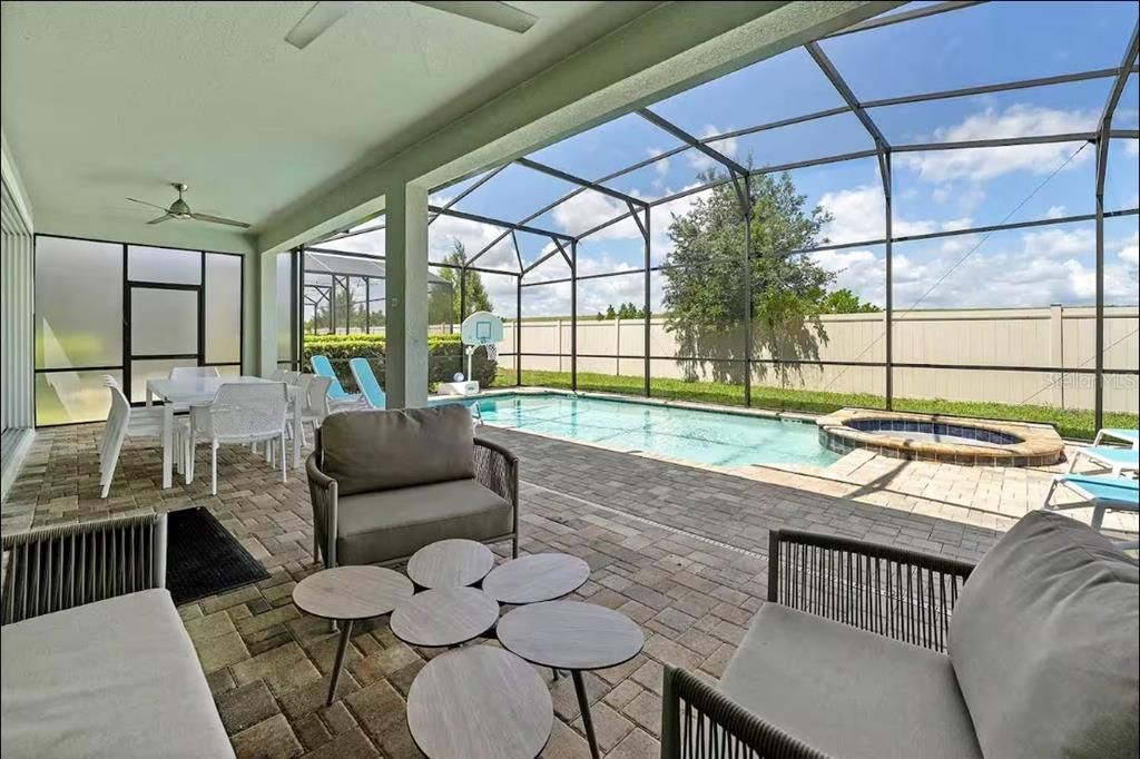 For Sale: $799,000 (9 beds, 6 baths, 4828 Square Feet)