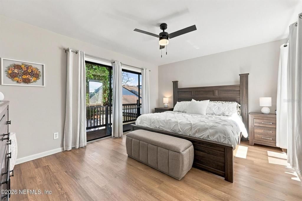 For Sale: $380,000 (3 beds, 3 baths, 1631 Square Feet)