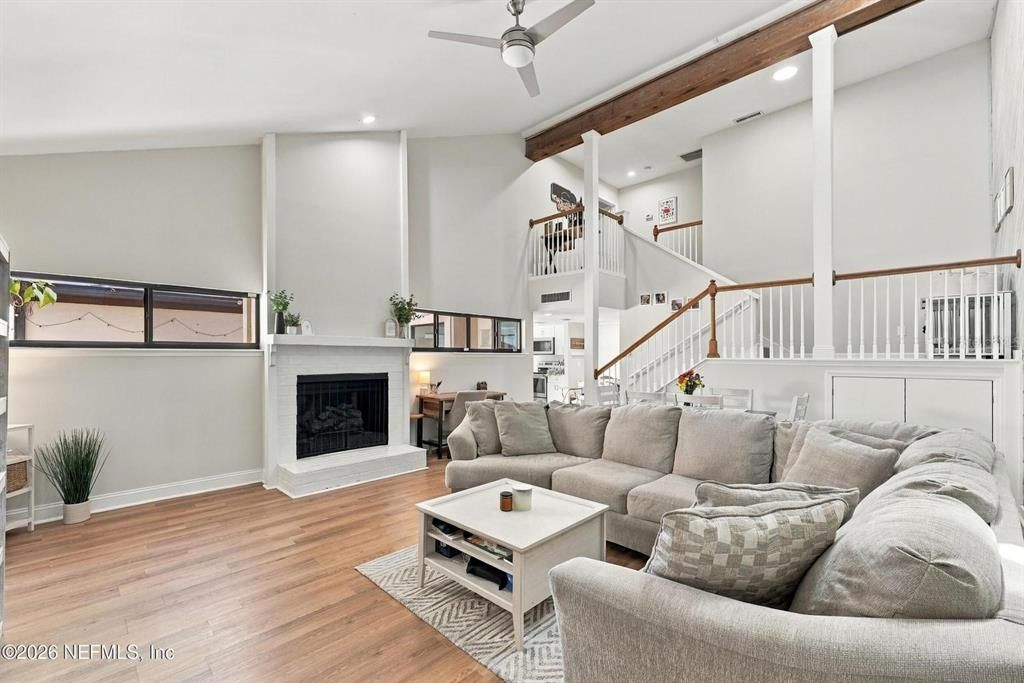 For Sale: $380,000 (3 beds, 3 baths, 1631 Square Feet)