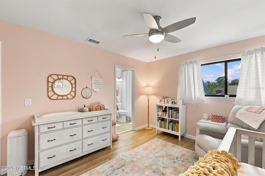 For Sale: $380,000 (3 beds, 3 baths, 1631 Square Feet)