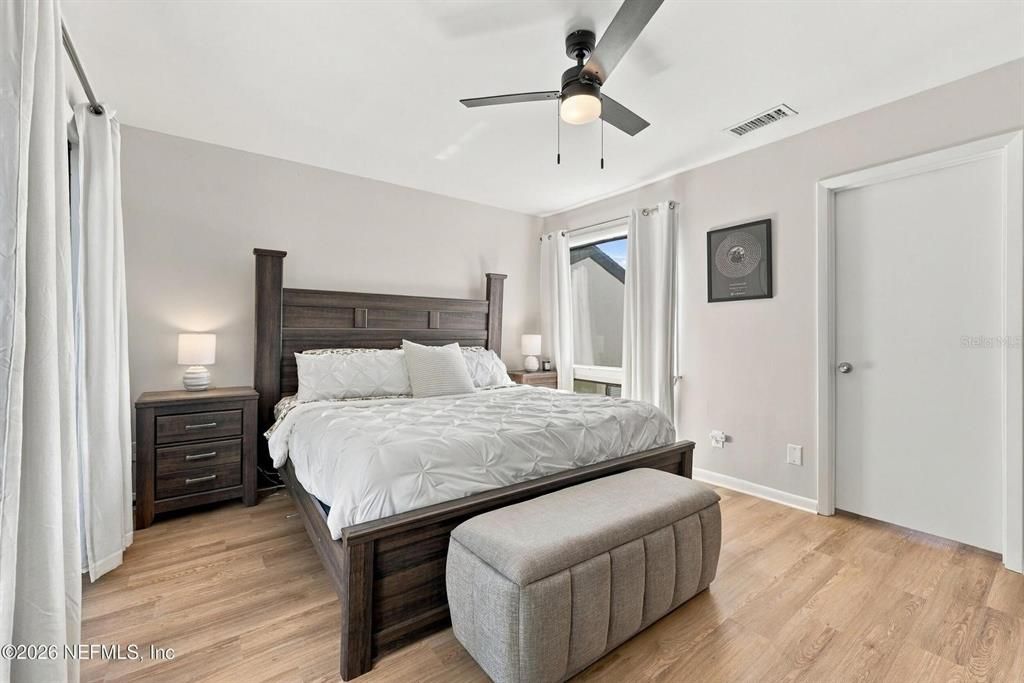 For Sale: $380,000 (3 beds, 3 baths, 1631 Square Feet)
