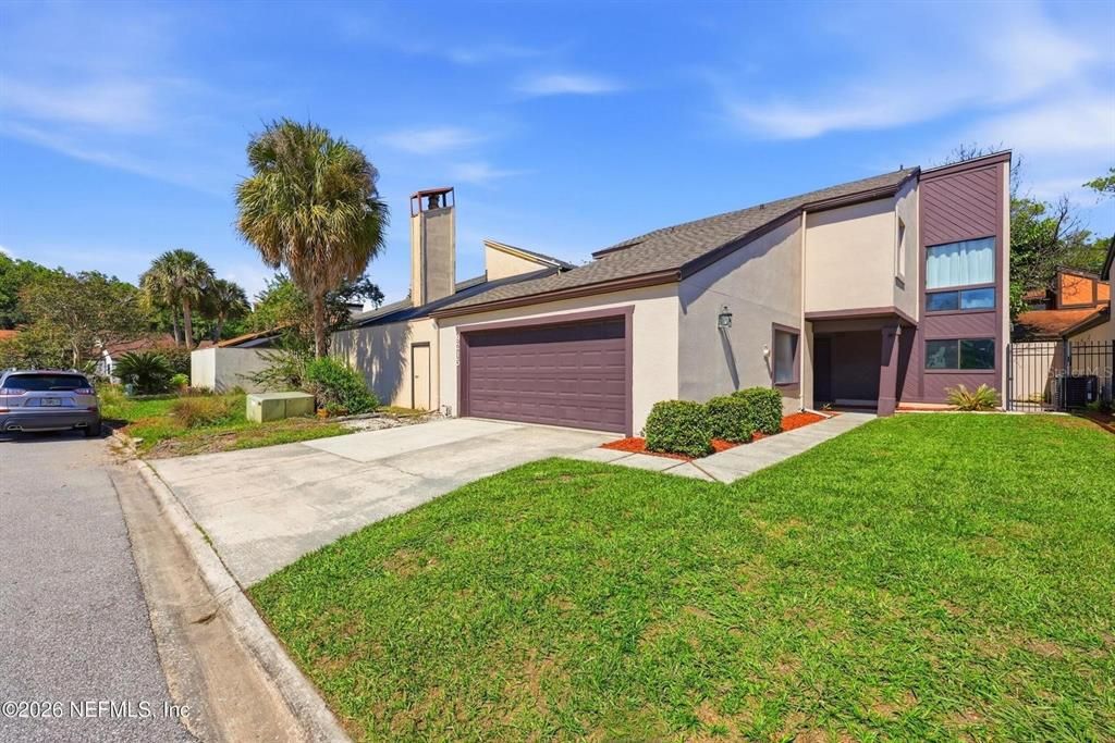 For Sale: $380,000 (3 beds, 3 baths, 1631 Square Feet)