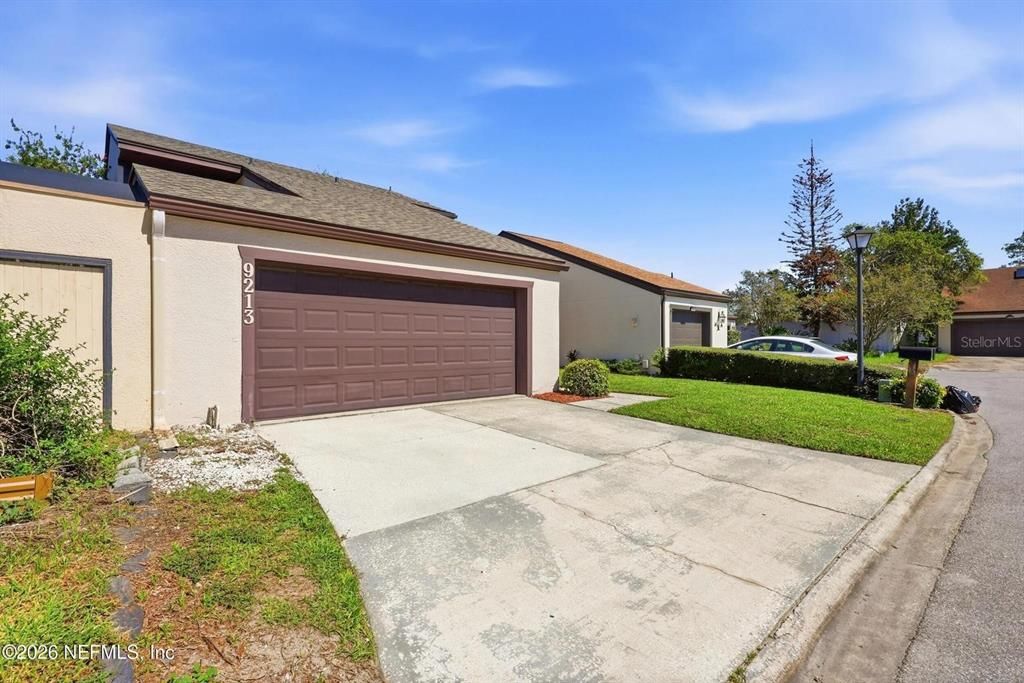 For Sale: $380,000 (3 beds, 3 baths, 1631 Square Feet)
