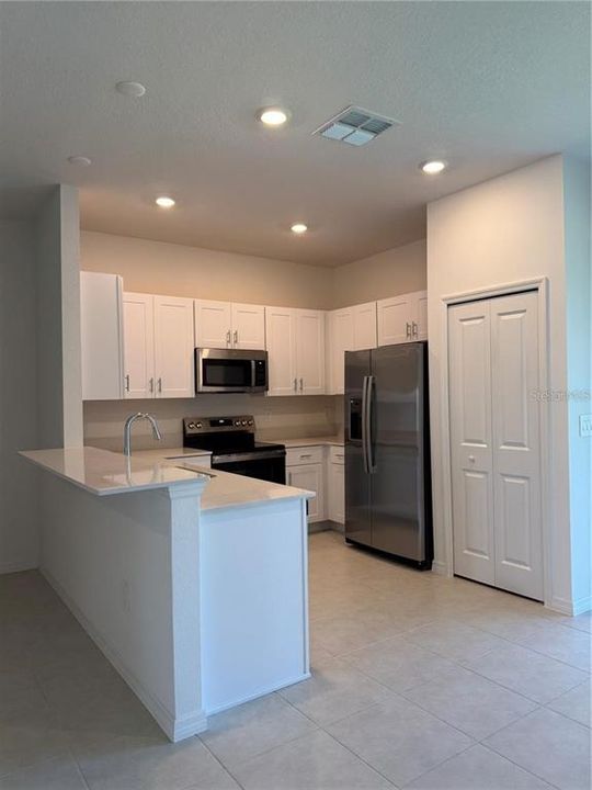 For Rent: $2,150 (3 beds, 2 baths, 1666 Square Feet)