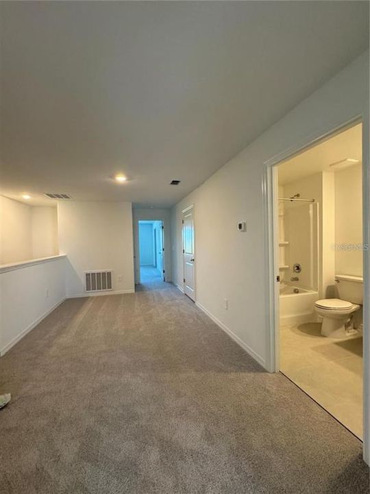 For Rent: $2,150 (3 beds, 2 baths, 1666 Square Feet)