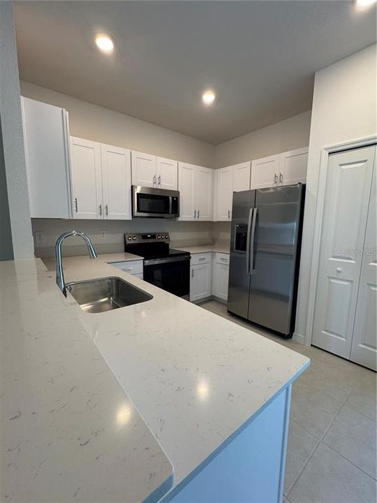For Rent: $2,150 (3 beds, 2 baths, 1666 Square Feet)