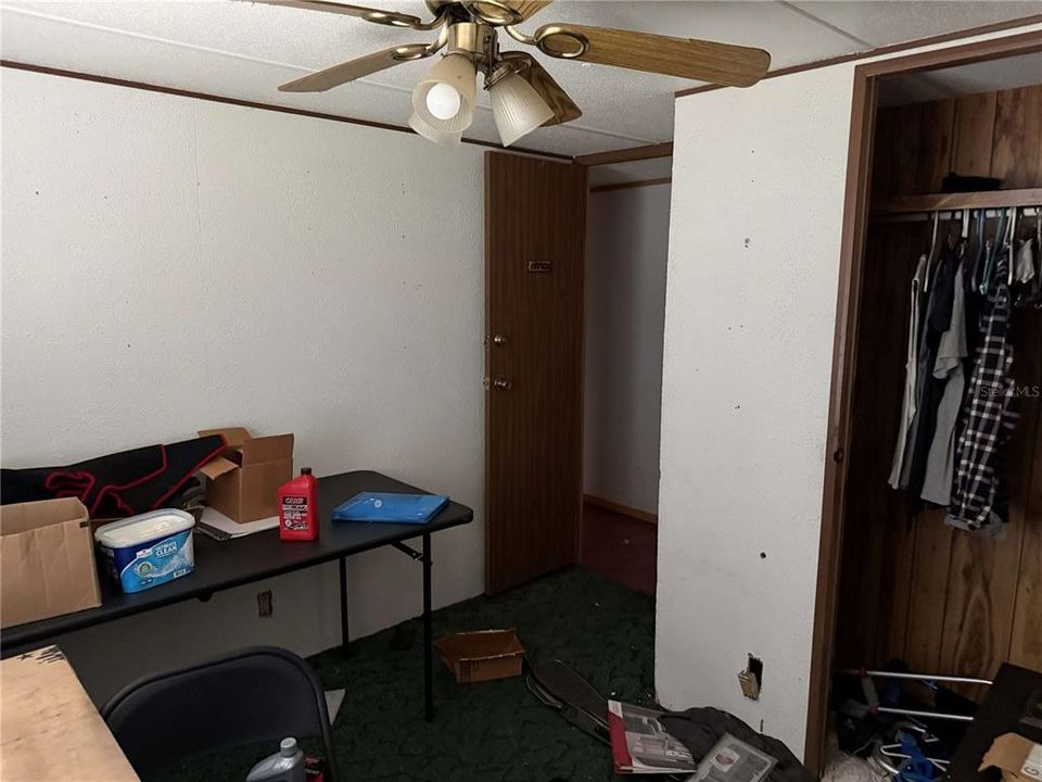 For Sale: $125,000 (3 beds, 2 baths, 924 Square Feet)