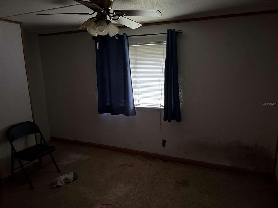 For Sale: $125,000 (3 beds, 2 baths, 924 Square Feet)