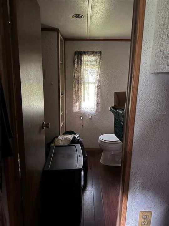 For Sale: $125,000 (3 beds, 2 baths, 924 Square Feet)