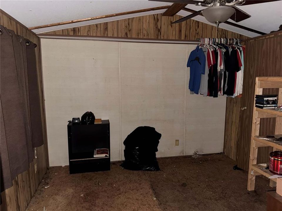 For Sale: $125,000 (3 beds, 2 baths, 924 Square Feet)