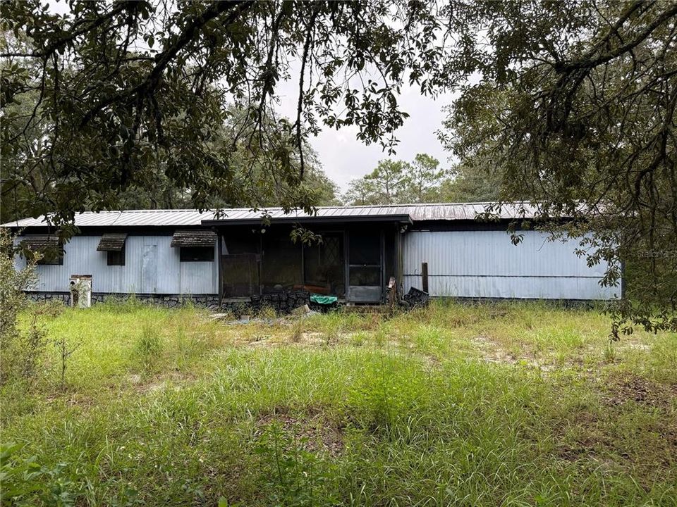 For Sale: $125,000 (3 beds, 2 baths, 924 Square Feet)