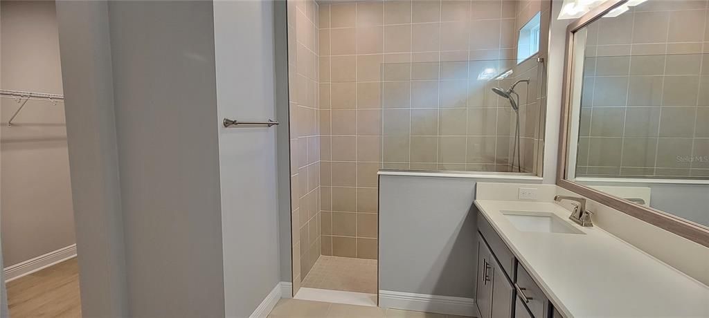 В аренду: $2,600 (3 спален, 2 ванн, 2018 Квадратных фут)