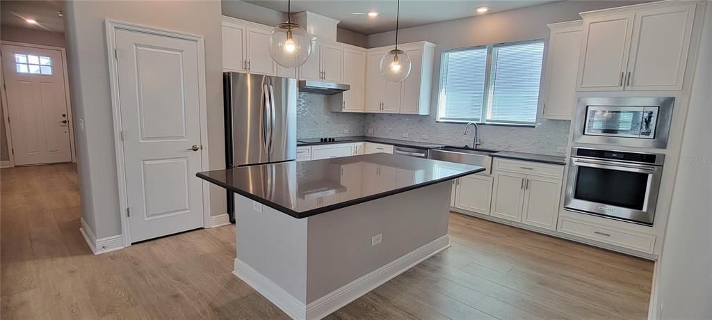 В аренду: $2,600 (3 спален, 2 ванн, 2018 Квадратных фут)