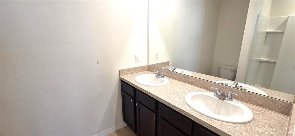 For Sale: $267,500 (3 beds, 2 baths, 1529 Square Feet)