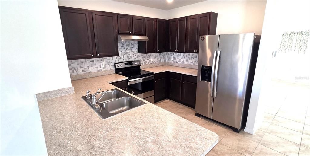 For Sale: $267,500 (3 beds, 2 baths, 1529 Square Feet)