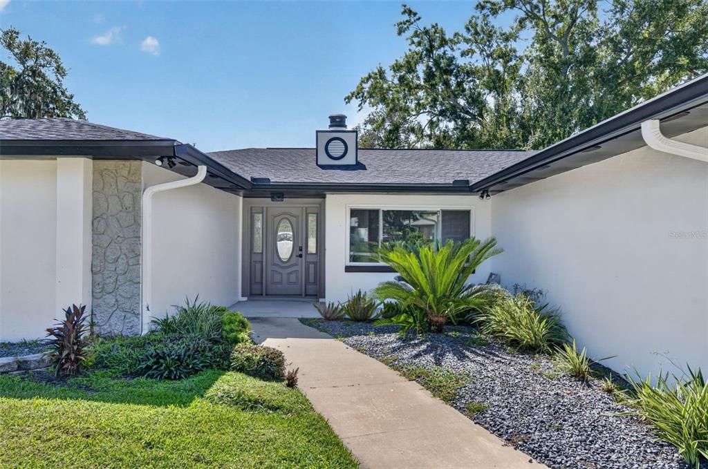 For Sale: $589,900 (4 beds, 2 baths, 1960 Square Feet)