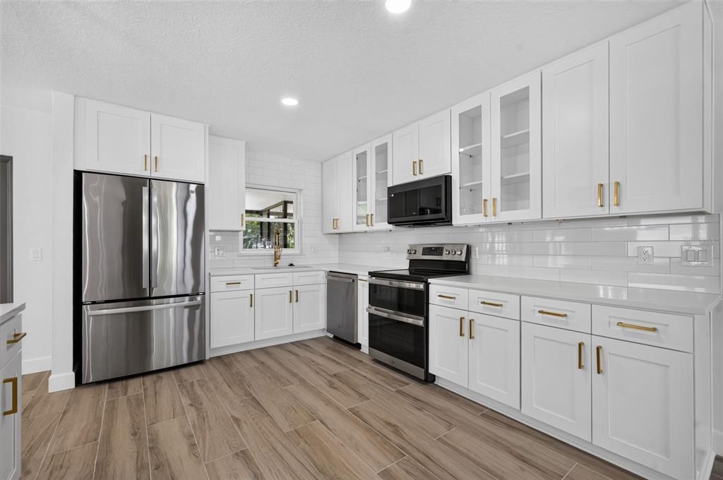 For Sale: $589,900 (4 beds, 2 baths, 1960 Square Feet)
