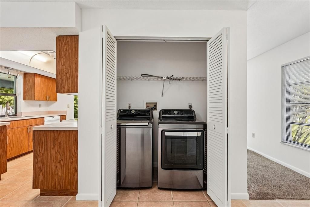 For Sale: $259,900 (2 beds, 2 baths, 1248 Square Feet)