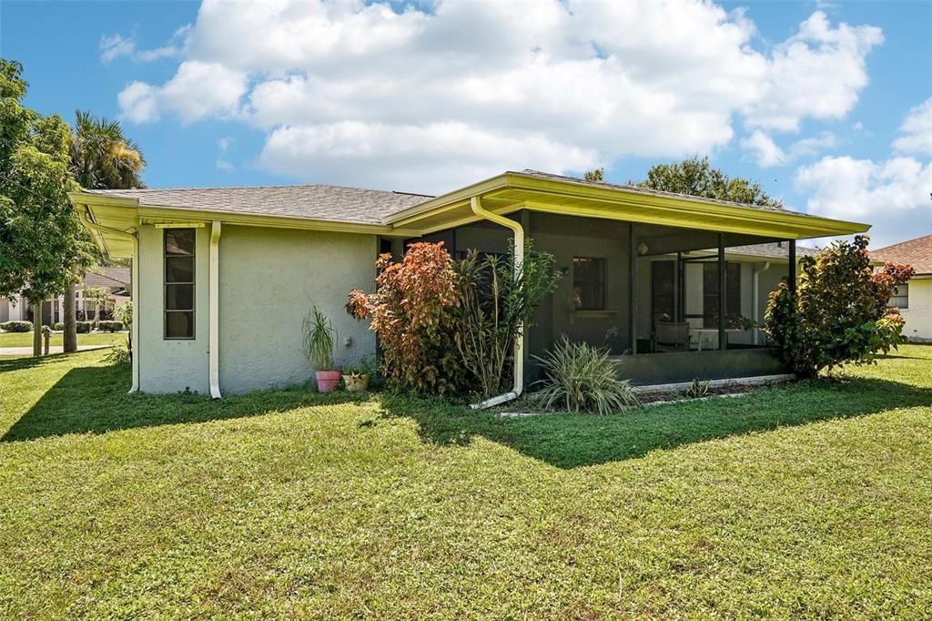 For Sale: $259,900 (2 beds, 2 baths, 1248 Square Feet)