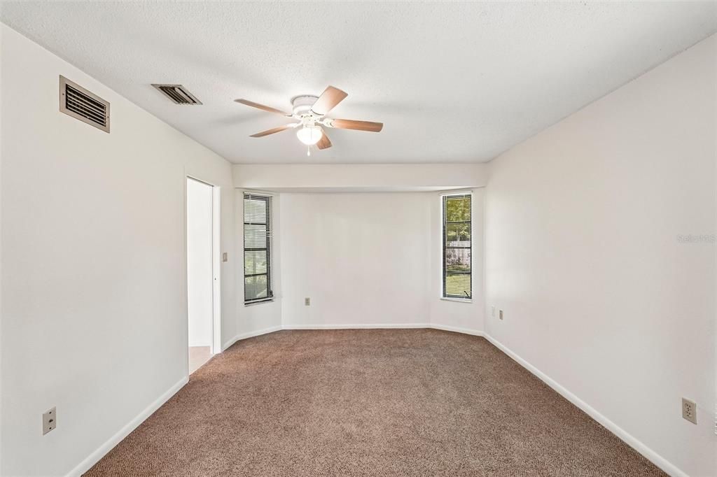 For Sale: $259,900 (2 beds, 2 baths, 1248 Square Feet)
