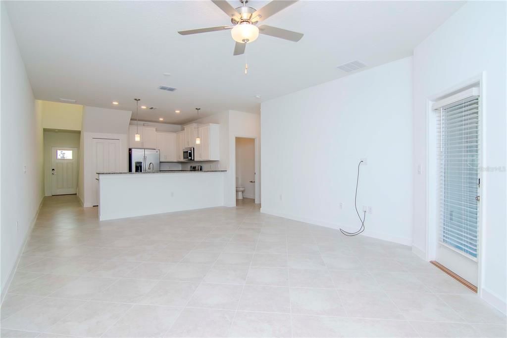For Rent: $2,800 (5 beds, 2 baths, 2251 Square Feet)