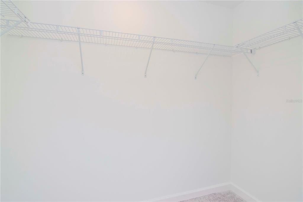 For Rent: $2,800 (5 beds, 2 baths, 2251 Square Feet)
