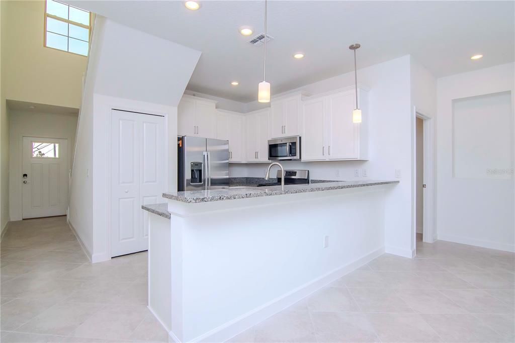 For Rent: $2,800 (5 beds, 2 baths, 2251 Square Feet)