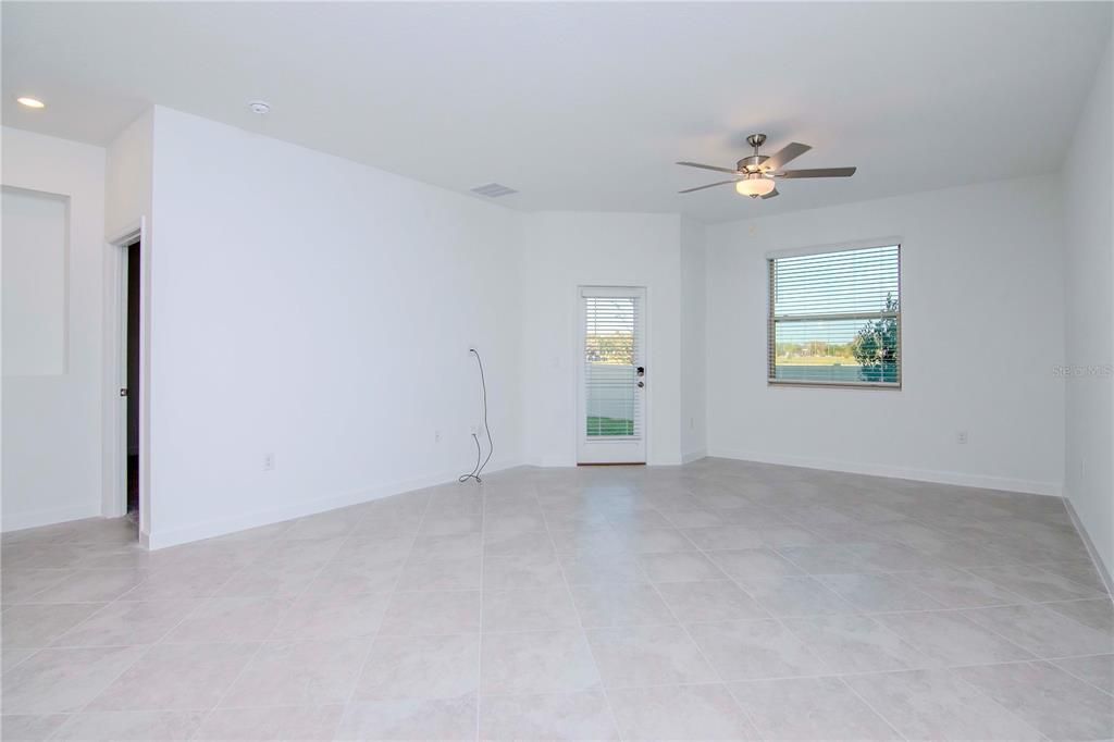 For Rent: $2,800 (5 beds, 2 baths, 2251 Square Feet)