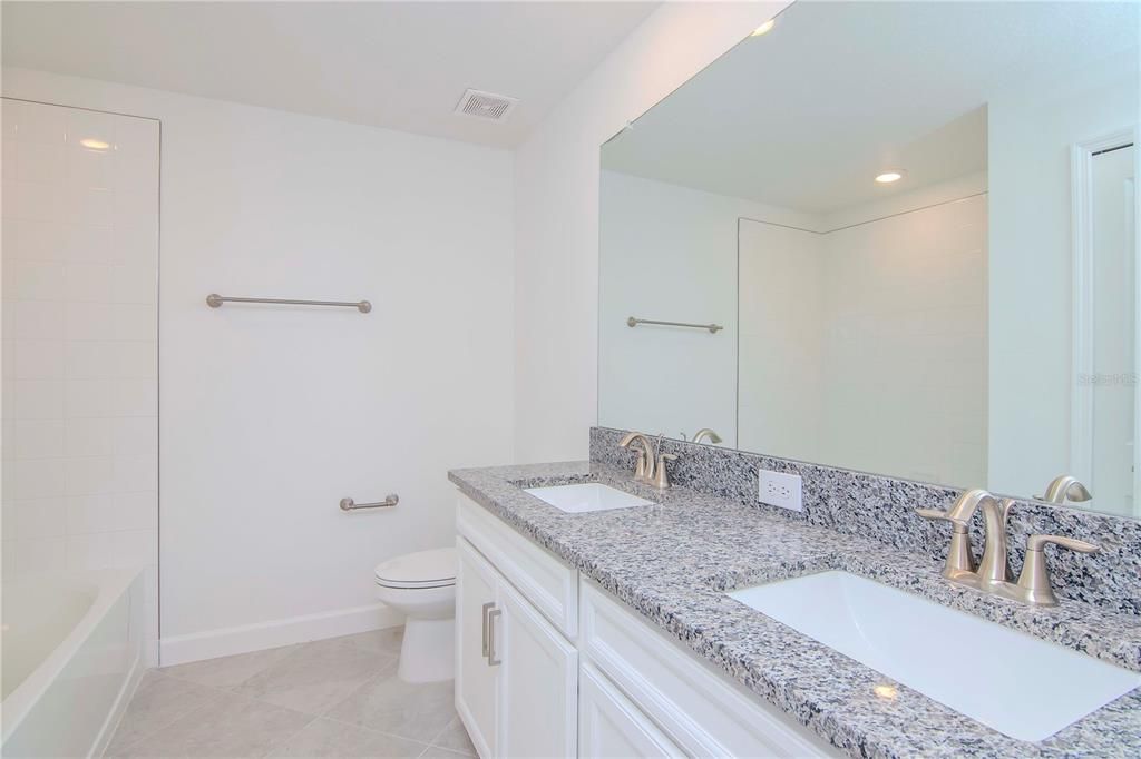 For Rent: $2,800 (5 beds, 2 baths, 2251 Square Feet)