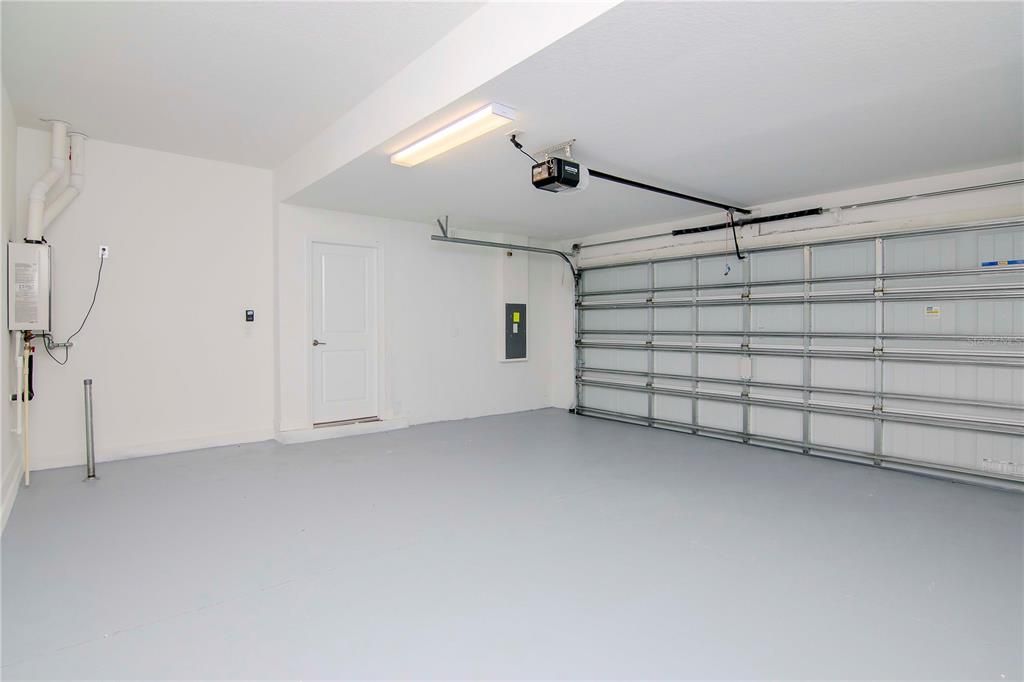 For Rent: $2,800 (5 beds, 2 baths, 2251 Square Feet)