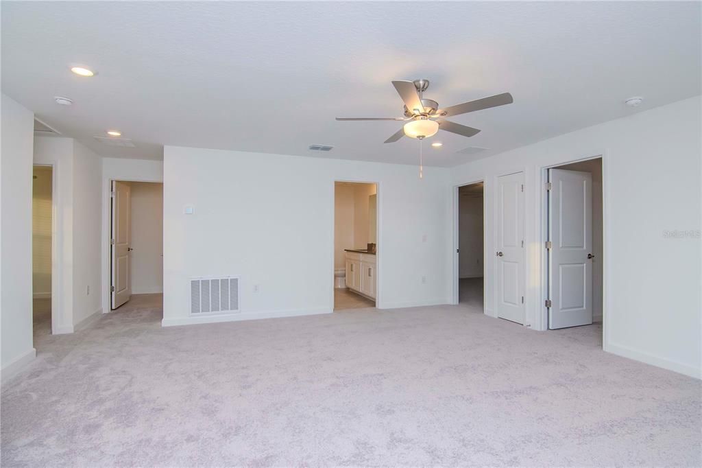 For Rent: $2,800 (5 beds, 2 baths, 2251 Square Feet)
