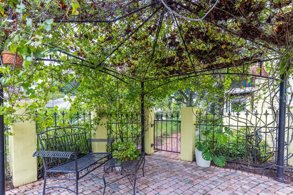 En Venta: $519,000 (2 camas, 2 baños, 1301 Pies cuadrados)