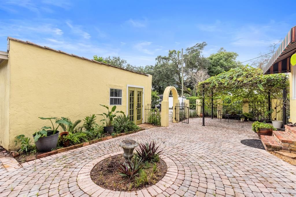 En Venta: $519,000 (2 camas, 2 baños, 1301 Pies cuadrados)