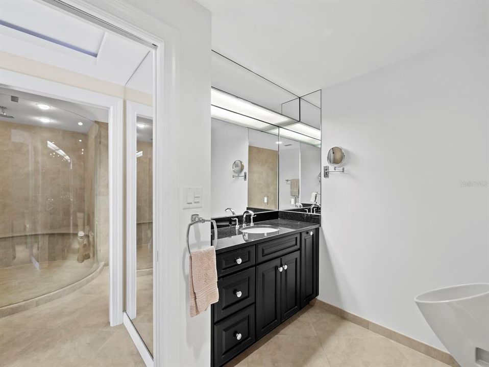 For Sale: $2,000,000 (3 beds, 2 baths, 2410 Square Feet)
