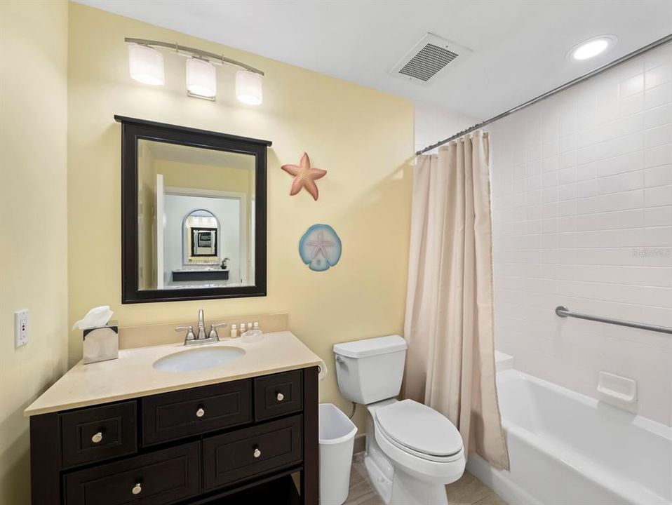 For Sale: $2,000,000 (3 beds, 2 baths, 2410 Square Feet)