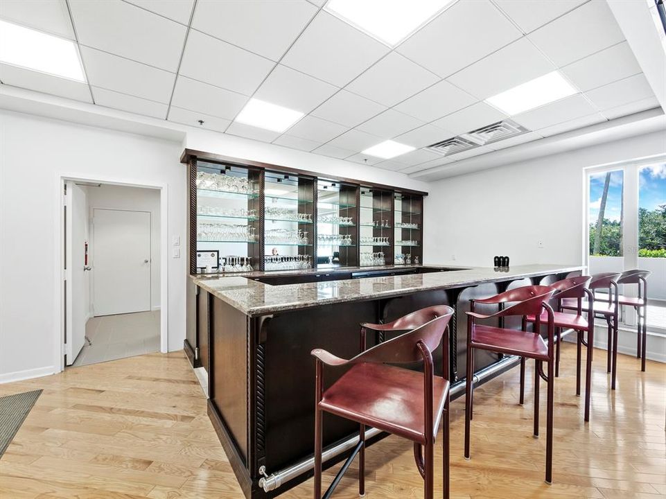 For Sale: $2,000,000 (3 beds, 2 baths, 2410 Square Feet)
