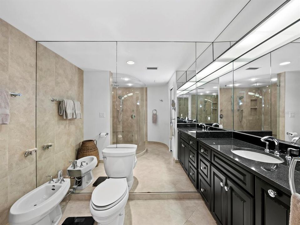 For Sale: $2,000,000 (3 beds, 2 baths, 2410 Square Feet)