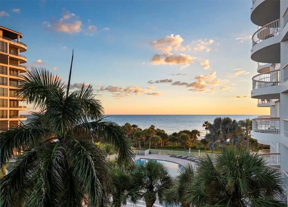 For Sale: $2,000,000 (3 beds, 2 baths, 2410 Square Feet)