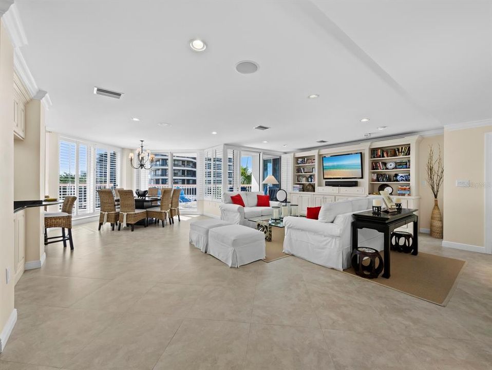For Sale: $2,000,000 (3 beds, 2 baths, 2410 Square Feet)